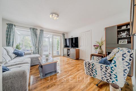 2 bedroom end of terrace house for sale, Milnrow, Ipswich, IP2