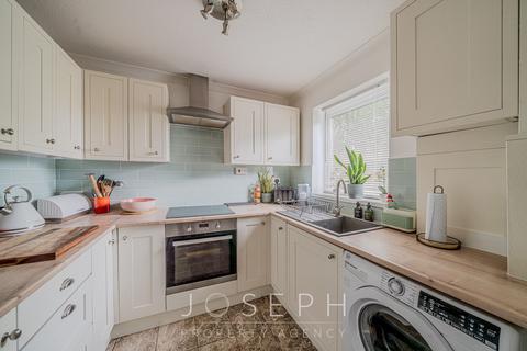 2 bedroom end of terrace house for sale, Milnrow, Ipswich, IP2
