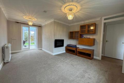 2 bedroom retirement property for sale, The Lawns, Stevenage, Hertfordshire, SG2 9RT