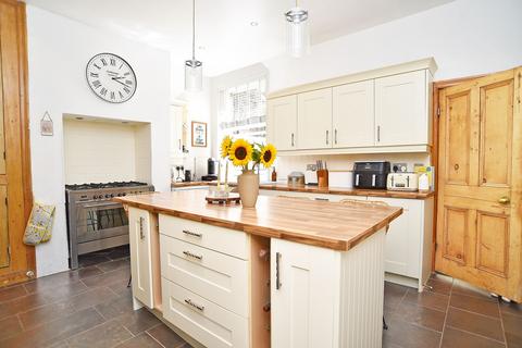 4 bedroom terraced house for sale, Glebe Avenue, Harrogate, HG2