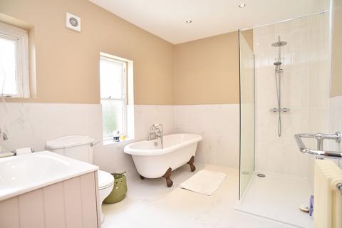 4 bedroom terraced house for sale, Glebe Avenue, Harrogate, HG2