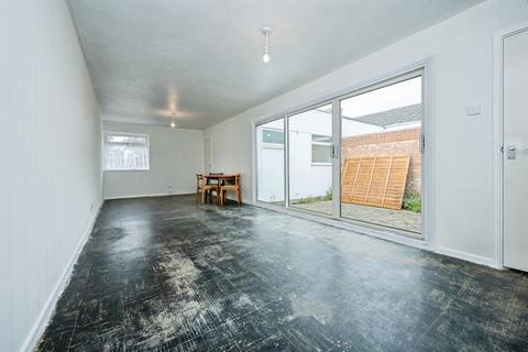2 bedroom terraced bungalow for sale, Upper Coombe, Linslade, Leighton Buzzard