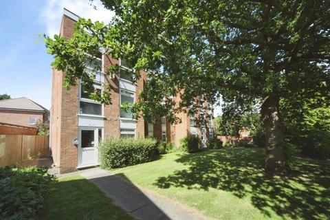 2 bedroom flat for sale, Elderberry Close, LUTON