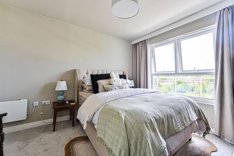 2 bedroom penthouse for sale, Bromyard House, East Acton, London, W3
