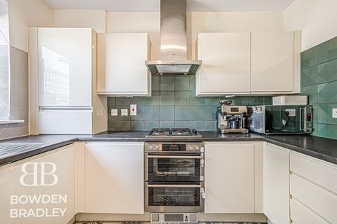 3 bedroom terraced house for sale, Navigation Mews, Hainault, IG6