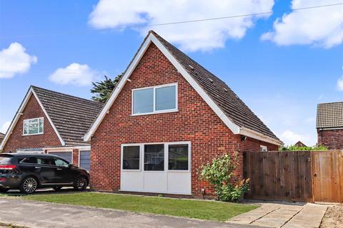 3 bedroom detached bungalow for sale, Clover Road, Norwich