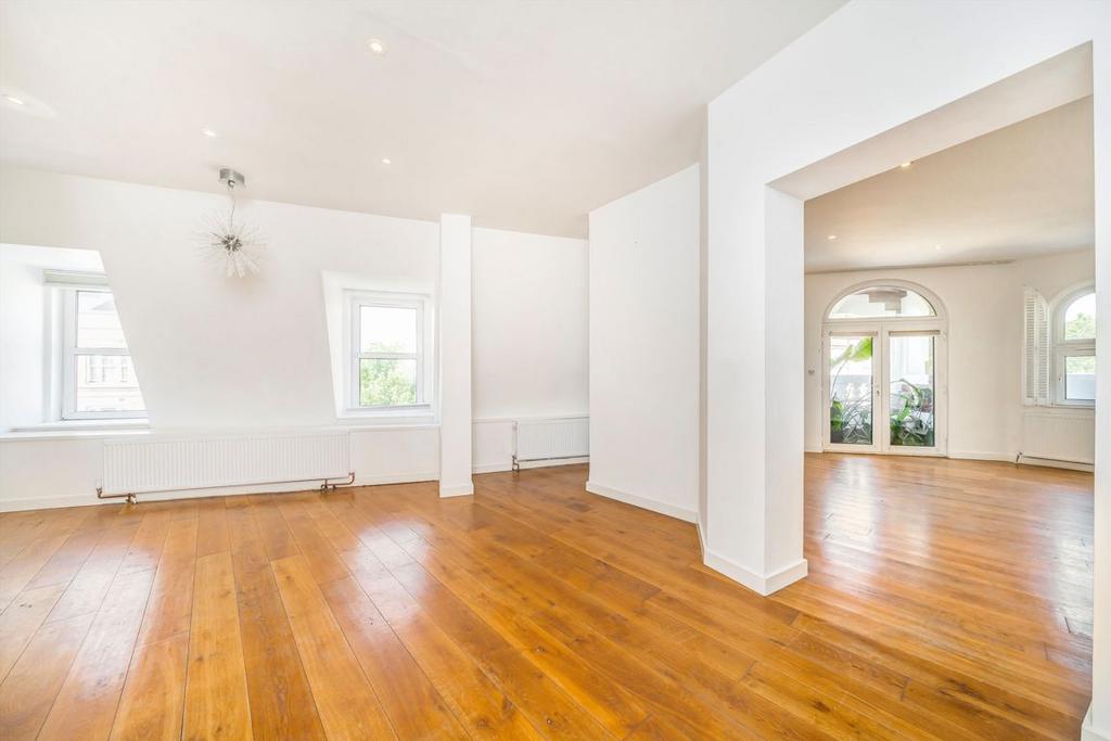 Apartment in London - View 5