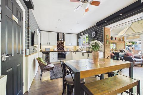 4 bedroom detached house for sale, Derwent Rise, Stanley