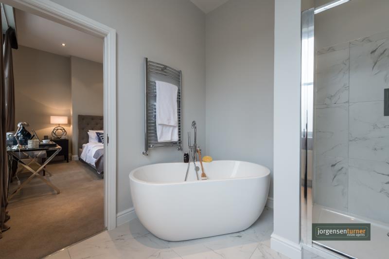 En suite bedroom, en suite
