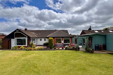 3 bedroom detached bungalow for sale, Green Lane, Hollingworth, SK14