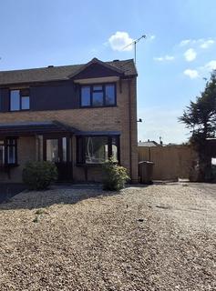 2 bedroom semi-detached house to rent, Kingfisher Close, Balderton, NEWARK