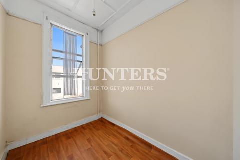 3 bedroom flat for sale, London