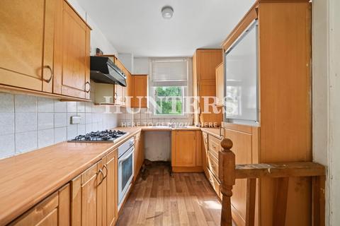 3 bedroom flat for sale, London