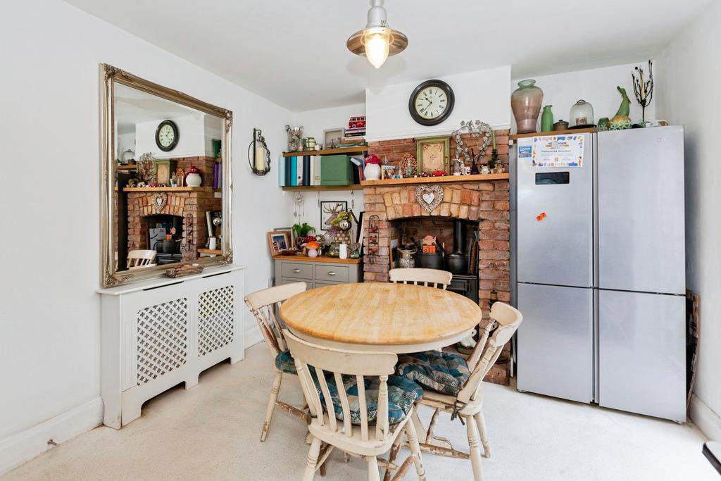 Dining room, fireplace