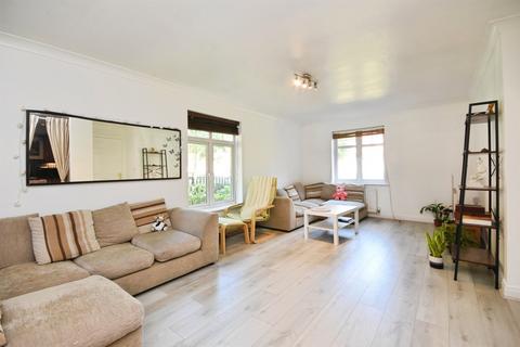2 bedroom ground floor flat for sale, Academy Fields Road, Romford