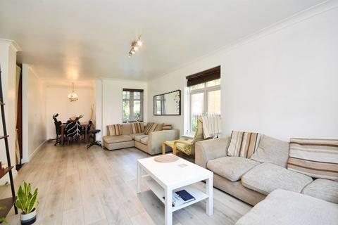 2 bedroom ground floor flat for sale, Academy Fields Road, Romford