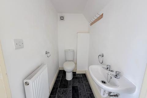 2 bedroom semi-detached house to rent, Basson Court, Evesham WR11
