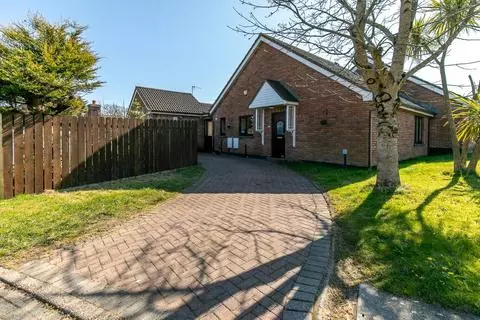 3 bedroom bungalow for sale - Bild 2