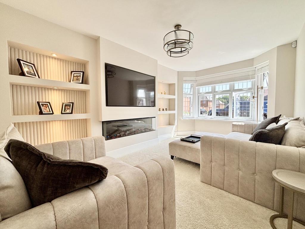 House in Leeds, West Yorkshire - View 2
