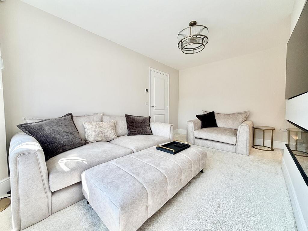 House in Leeds, West Yorkshire - View 4
