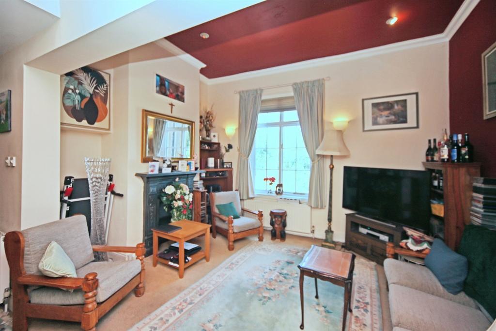 Apartment in Solihull, West Midlands - View 3