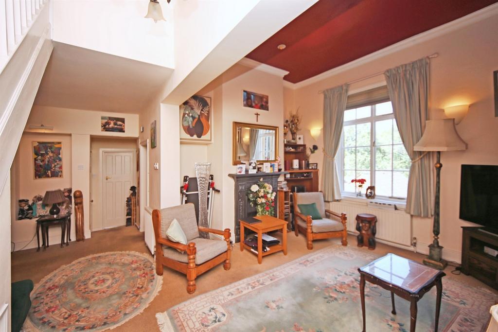 Apartment in Solihull, West Midlands - More