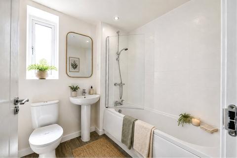 3 bedroom semi-detached house for sale, Trentside, Beeston, Nottingham, NG90