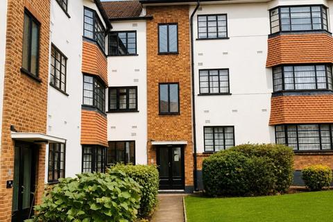 The Lindens, Friern Park - North Finchley - London - N12