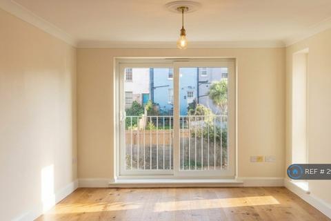 2 bed flat/apartment for rent in Valley View Hastings, Hastings, TN35