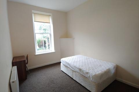 4 bedroom flat to rent, Wallace Street, Stirling, FK8