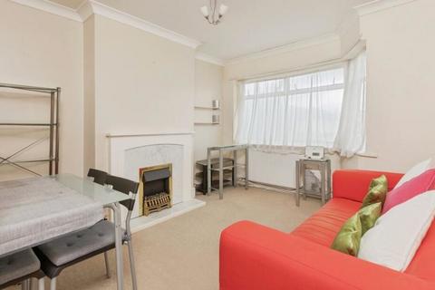 2 bedroom flat for sale, 52 St. Marks Avenue, Northfleet, Gravesend, Kent, DA11 9LW