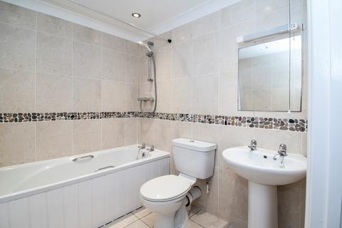 2 bedroom flat to rent, Fishergate, Norwich, NR3