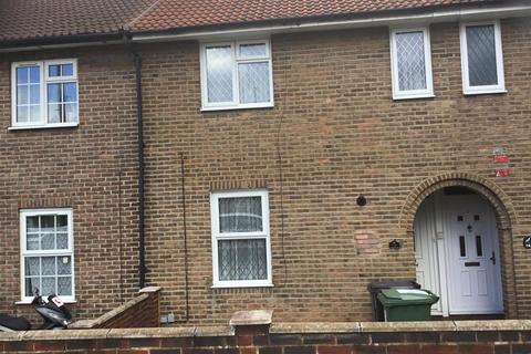 3 bedroom terraced house to rent, Northover, Bromley BR1