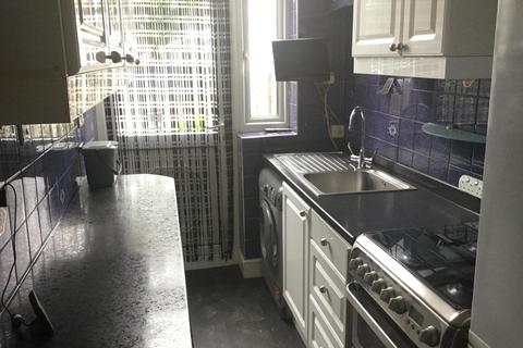 3 bedroom terraced house to rent, Northover, Bromley BR1