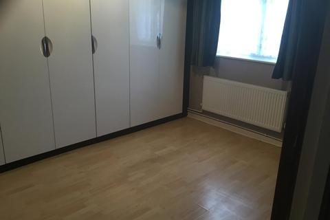 3 bedroom terraced house to rent, Northover, Bromley BR1