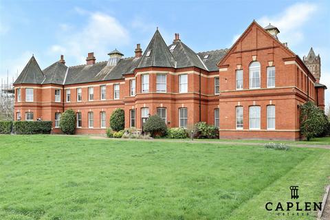 2 bedroom ground floor flat to rent, Richmond Drive, Woodford Green