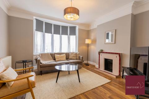 3 bedroom house to rent, Wolsey Road, Ashford TW15