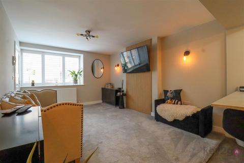 2 bedroom flat for sale, Market Street, Eckington, Sheffield, S21