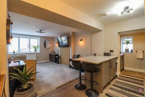 2 bedroom flat for sale, Market Street, Eckington, Sheffield, S21