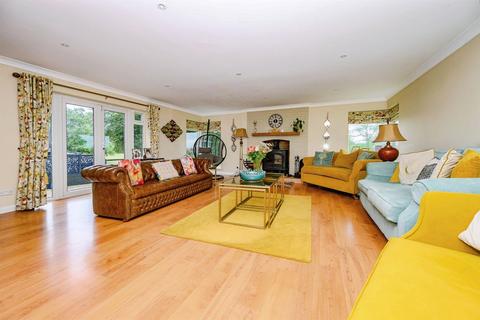5 bedroom detached house for sale, Slapton Road, Little Billington, Leighton Buzzard