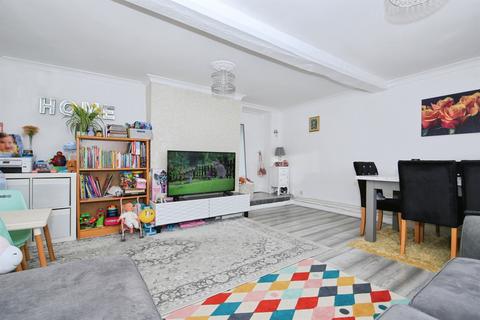 3 bedroom ground floor flat for sale, Great Whyte, Ramsey, HUNTINGDON