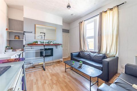 3 bedroom apartment to rent, £80pppw - Wingrove Avenue, Fenham, NE4