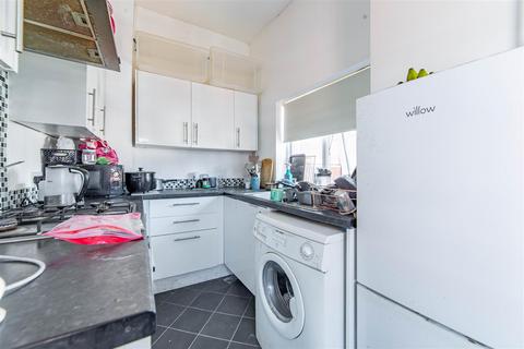 3 bedroom apartment to rent, £80pppw - Wingrove Avenue, Fenham, NE4