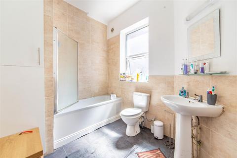 3 bedroom apartment to rent, £80pppw - Wingrove Avenue, Fenham, NE4