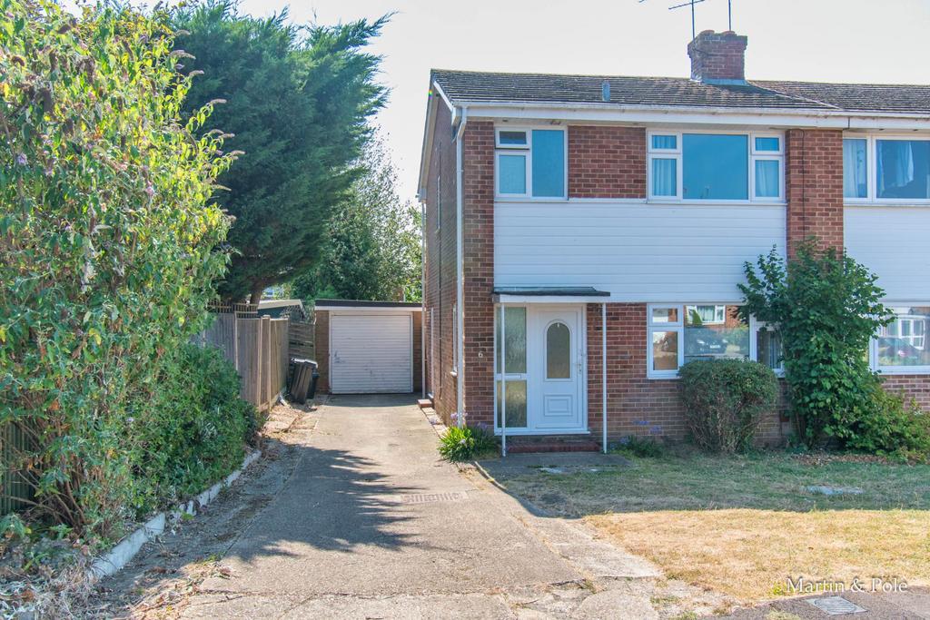 House in Reading, Lower Earley, Earley