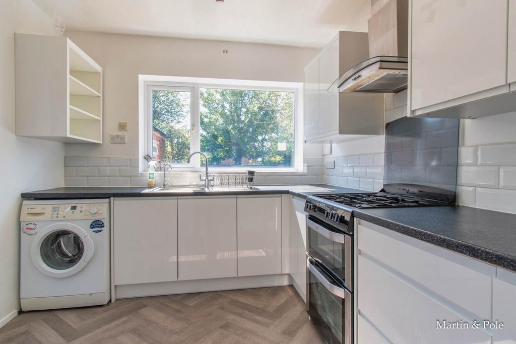 House in Reading, Lower Earley, Earley - View 2