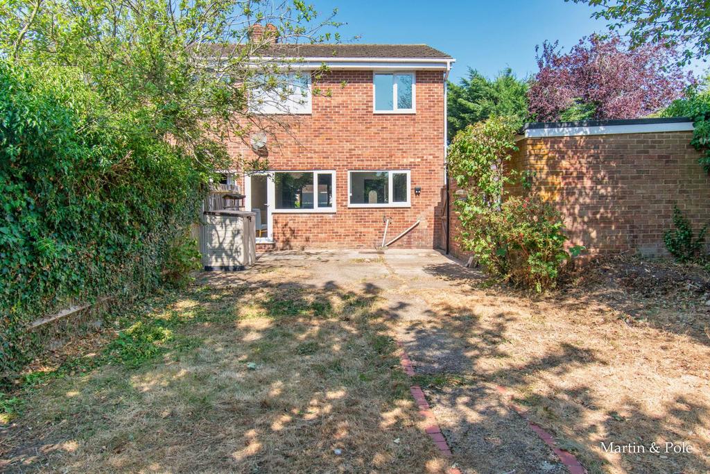 House in Reading, Lower Earley, Earley - View 3