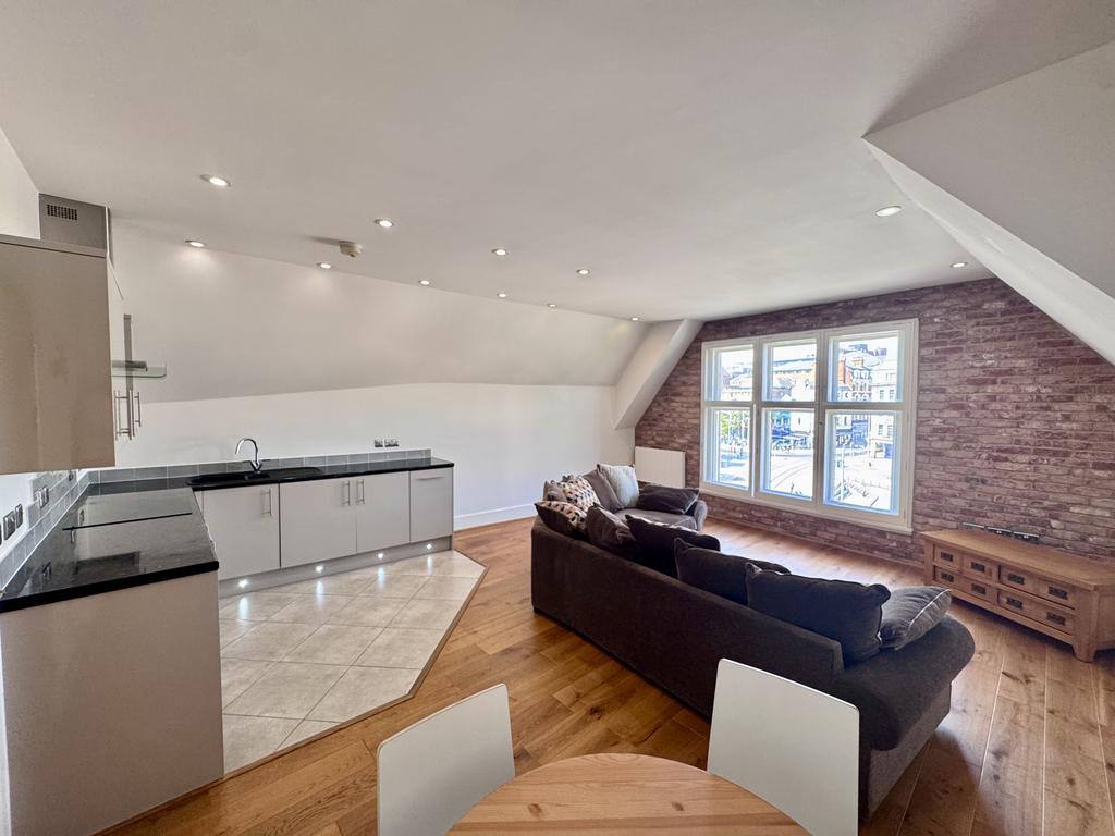 Apartment in Nottingham, Rainbow Quarter, The Meadows - View 2