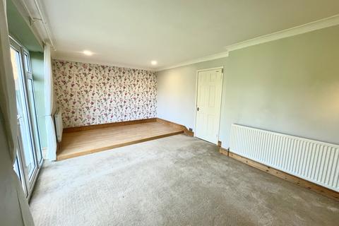 2 bedroom semi-detached house to rent, Manvers Road, Sheffield, S26