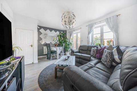 2 bedroom terraced house to rent, Harvest Way, Witney, OX28